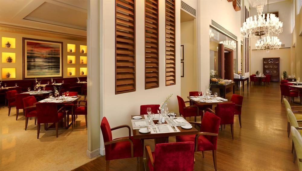 Le Meridien Al Khobar Exterior foto The restaurant