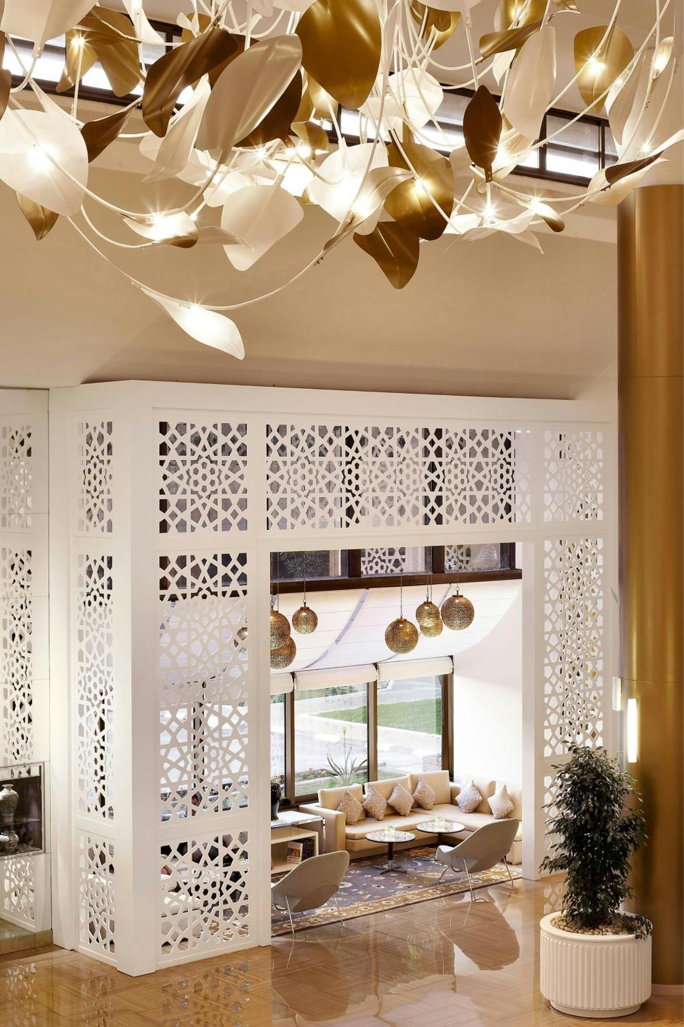Le Meridien Al Khobar Exterior foto Laser cut wood