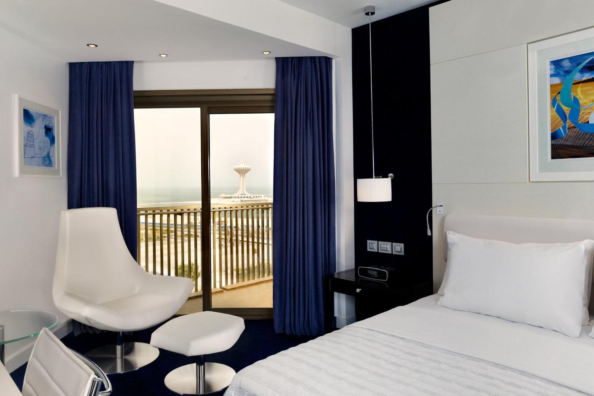 Le Meridien Al Khobar Exterior foto A room at the hotel