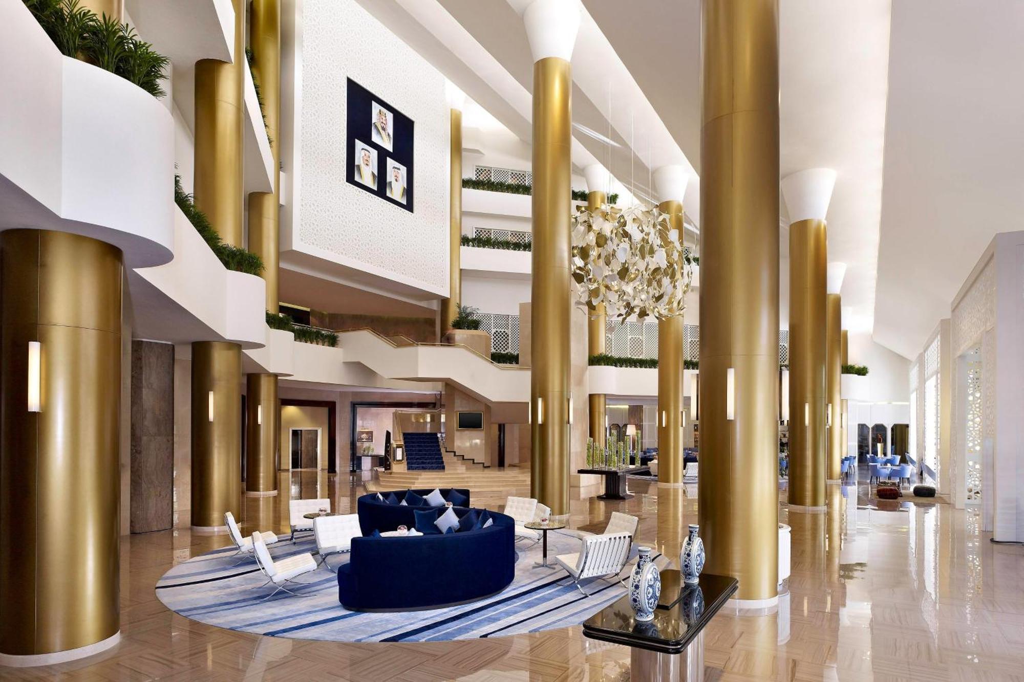 Le Meridien Al Khobar Exterior foto The lobby of the hotel